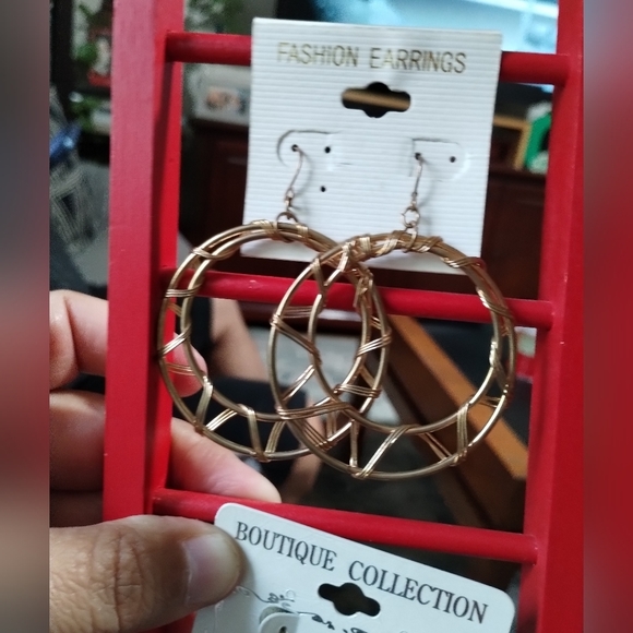 👜$3 - Set of‎ earrings (2 pair) bronze. #105 - Picture 12 of 13